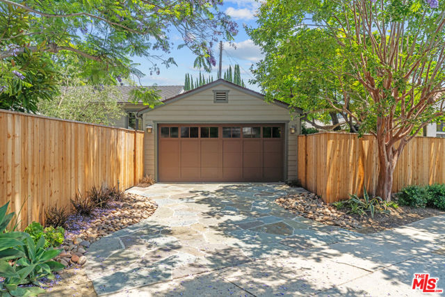 2107 Fox Hills Drive, Los Angeles, California 90025, 3 Bedrooms Bedrooms, ,2 BathroomsBathrooms,Single Family Residence,For Sale,Fox Hills,24411007