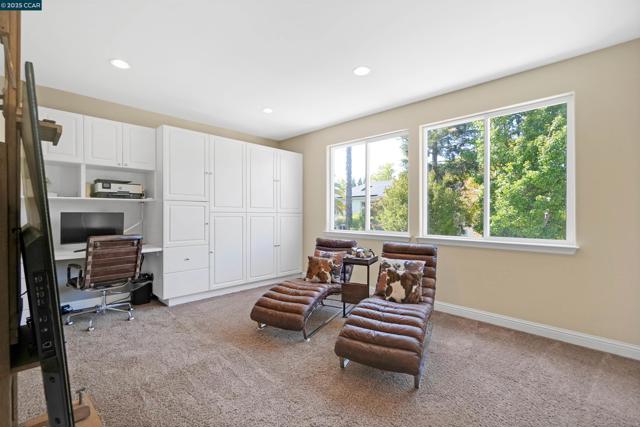 139 Shelterwood Ln, Danville CA: https://media.crmls.org/mediaz/df426ecf-393b-4add-9f31-810215d3095e.jpg