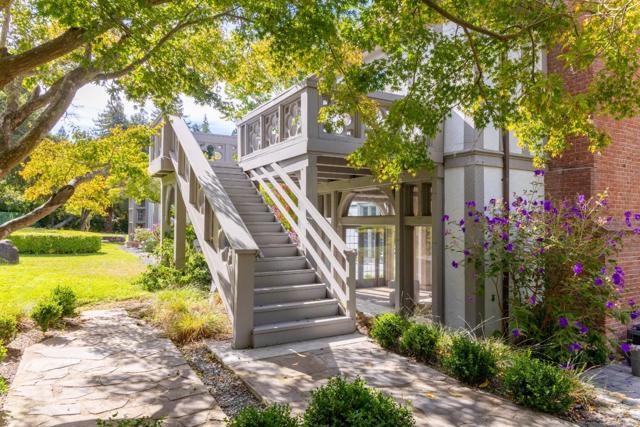 85 Fagan Drive, Hillsborough CA: https://media.crmls.org/mediaz/df42e855-511c-4f67-97bd-9e023dadaceb.jpg