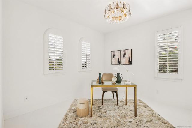 6911 Goldstone Rd, Carlsbad CA: https://media.crmls.org/mediaz/df435aae-30f7-4c38-b7e8-f0aad10572e8.jpg