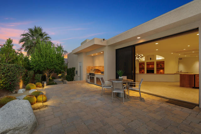 73481 Mariposa Drive, Palm Desert CA: https://media.crmls.org/mediaz/df4431ea-df50-4d0d-93d2-c694bc00ff85.jpg
