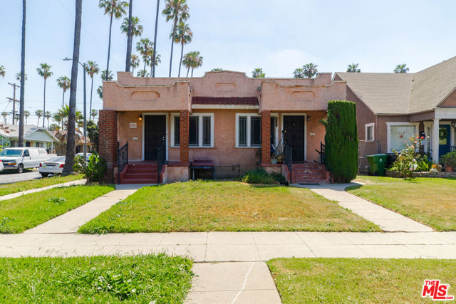 5700 Cimarron Street, Los Angeles CA: https://media.crmls.org/mediaz/df4438fb-77be-44b2-a64d-c0bcf390cc5a.jpg