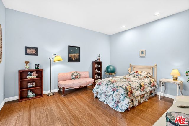 1741 Colby Avenue, 203 photo 34