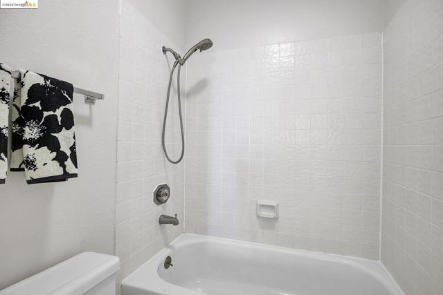Image 23 of 59 For 545 Pierce St  2112