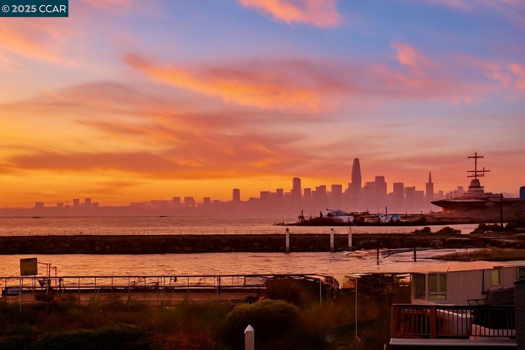 https://media.crmls.org/mediaz/df45b587-f2cb-42de-82c4-e6eeb10f168a.jpg?preset=X-Large