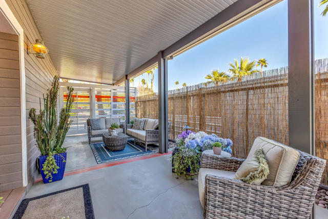 527 Jade Lane, Palm Springs CA: https://media.crmls.org/mediaz/df45d114-e190-4f65-b464-d40950c029a8.jpg