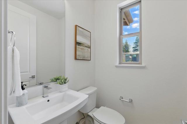 332 Marquetta Circle, Mountain View CA: https://media.crmls.org/mediaz/df45efc6-146a-42e6-9628-89dc062cbf68.jpg