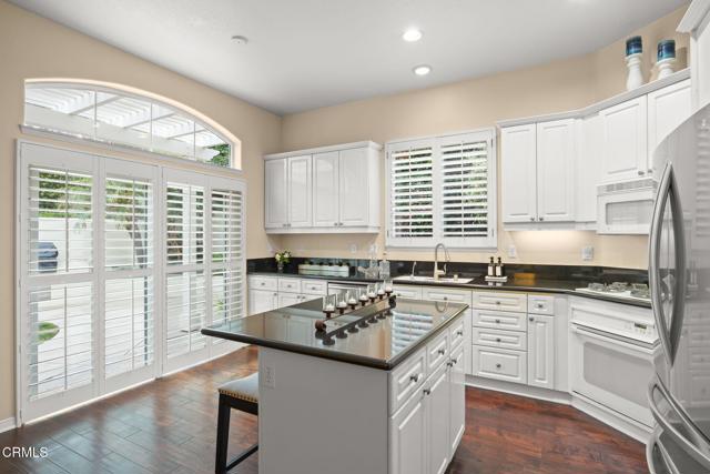 985 Corte Augusta, Camarillo CA: https://media.crmls.org/mediaz/df465f5a-11a0-4d48-9f8b-61741d0093bc.jpg
