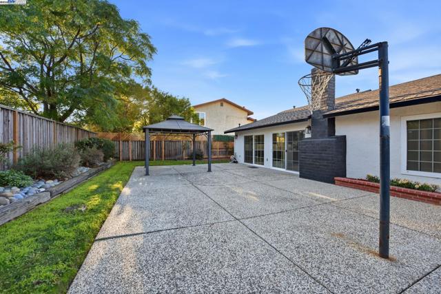 3312 San Marco Ct, Union City CA: https://media.crmls.org/mediaz/df468f44-0d5f-4b32-80c9-323dc55c9310.jpg