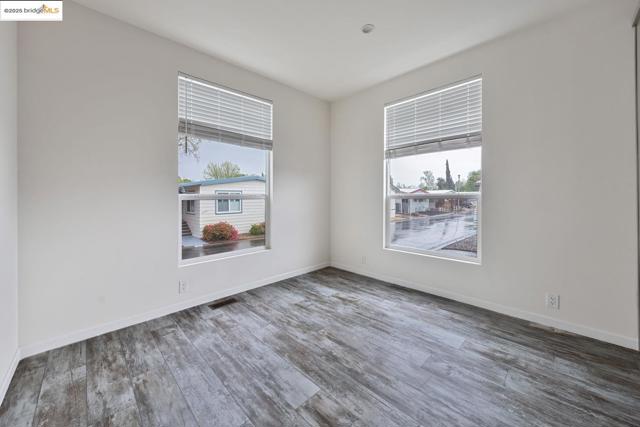 5922 Cackler LN, Citrus Heights CA: https://media.crmls.org/mediaz/df46a572-6440-46c4-9b43-9aa3751d7826.jpg