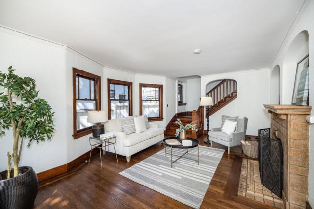 125 Lowell Avenue, Palo Alto CA: https://media.crmls.org/mediaz/df46e9fa-4cc6-4e14-a395-ad71c6358391.jpg