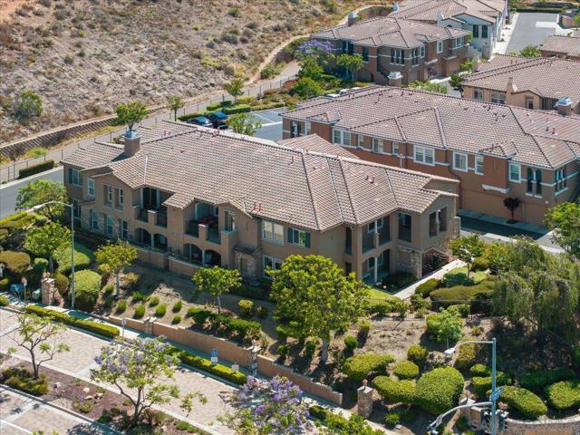 11121 Catarina Lane, San Diego CA: https://media.crmls.org/mediaz/df46f722-c62e-4b8f-8408-4a25bc7feca0.jpg