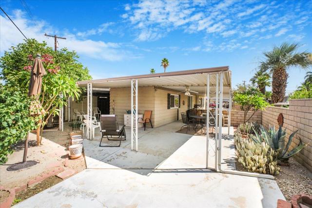 32857 Bloomfield Avenue, Thousand Palms CA: https://media.crmls.org/mediaz/df479360-977b-4c9c-8dc8-e1cc8c35ba4b.jpg