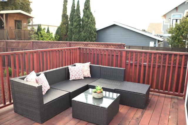 2412 8Th St, Berkeley CA: https://media.crmls.org/mediaz/df47aaff-5f84-4510-803a-51f3569bfb1e.jpg
