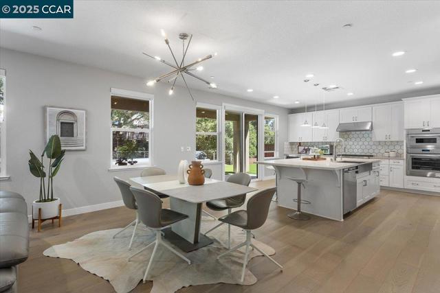 17691 Whisper Ln, Castro Valley CA: https://media.crmls.org/mediaz/df47b80f-ac82-4f36-a908-1006ae62078b.jpg
