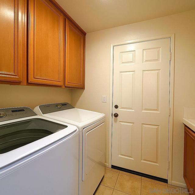 37710 Sprucewood Ln, Murrieta CA: https://media.crmls.org/mediaz/df482999-baa4-4df6-b54d-11e6d08b5da3.jpg