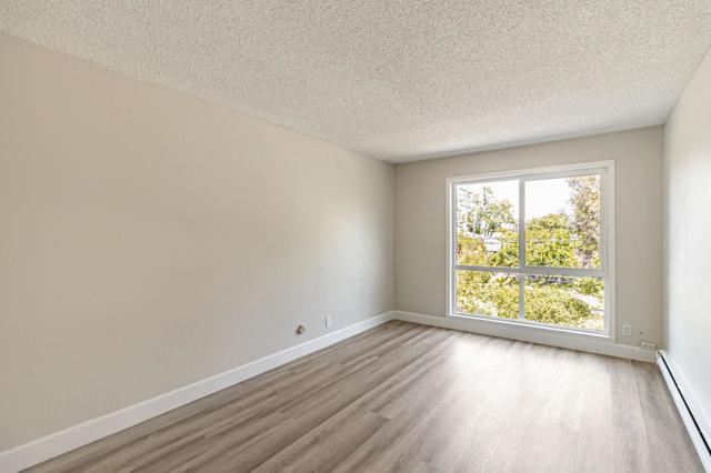 4175 George Avenue, San Mateo CA: https://media.crmls.org/mediaz/df48e5c6-b2e2-4ef9-a879-e95d40005268.jpg
