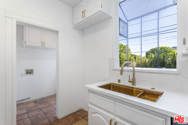 8818 Rangely Avenue, West Hollywood CA: https://media.crmls.org/mediaz/df497774-b769-4acb-bfb2-c8b8c0540e7e.jpg
