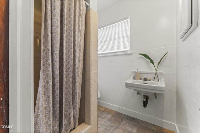 Detail Gallery Image 16 of 39 For 130 132 Virginia Dr, Ventura,  CA 93003 - – Beds | – Baths