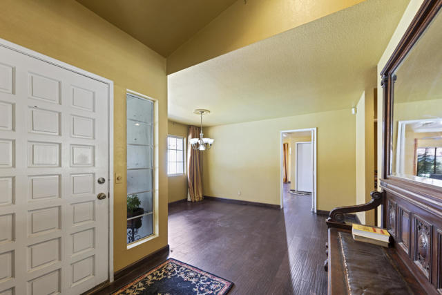 43755 Via Palma, Palm Desert CA: https://media.crmls.org/mediaz/df499c1f-9e89-4fa5-8af4-b95ac529df63.jpg
