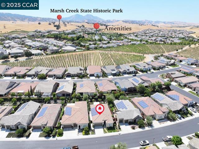 1746 Veneto Ln, Brentwood CA: https://media.crmls.org/mediaz/df49d5da-d1b8-4b26-b510-2bb9461e4d53.jpg