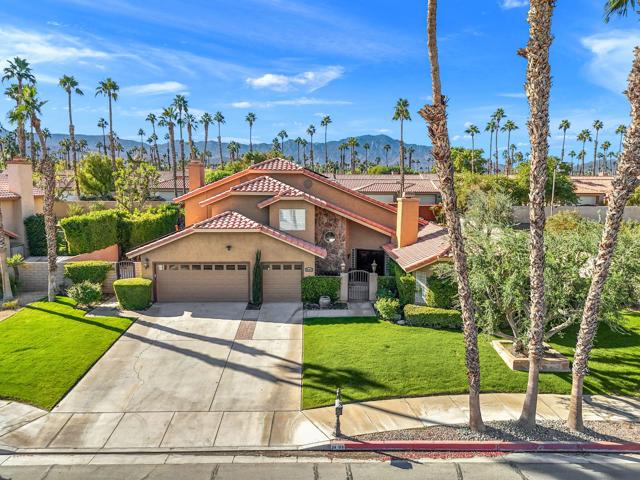 39165 Regency Way, Palm Desert CA: https://media.crmls.org/mediaz/df4a267d-edd8-4cd4-990b-fc486c036064.jpg