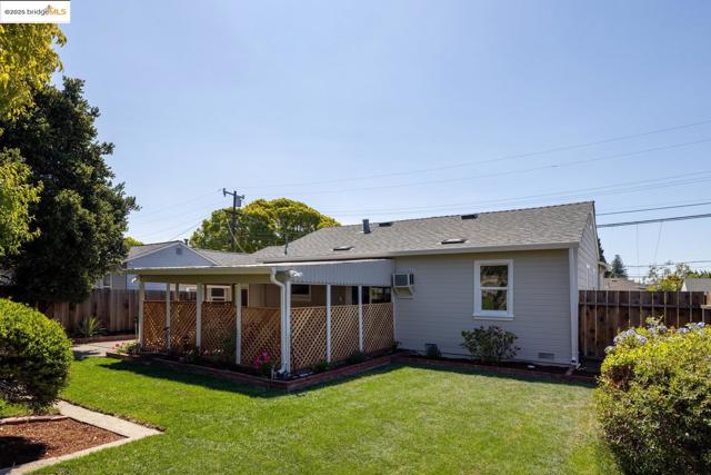 2234 Lobert St, Castro Valley CA: https://media.crmls.org/mediaz/df4a5555-0d9f-4a01-b08f-2e1e9e329b80.jpg