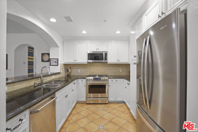 13308 Valleyheart Drive, Sherman Oaks CA: https://media.crmls.org/mediaz/df4aedcf-ecb7-41aa-809d-c61f0345c89d.jpg