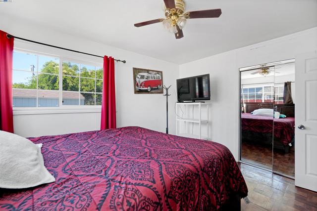 26361 Huntwood Aave, Hayward CA: https://media.crmls.org/mediaz/df4b4782-ba98-4542-b7e1-f3acb6e5ad2f.jpg
