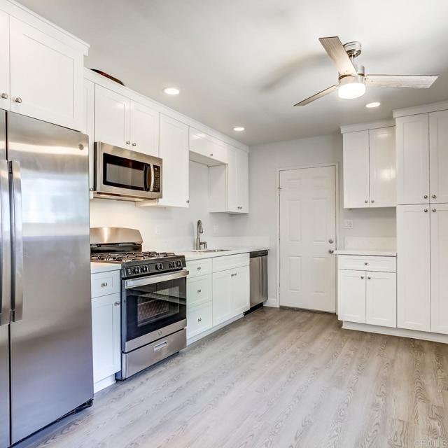 Detail Gallery Image 2 of 9 For 1031 E Pennsylvania Ave, Escondido,  CA 92025 - 2 Beds | 1 Baths