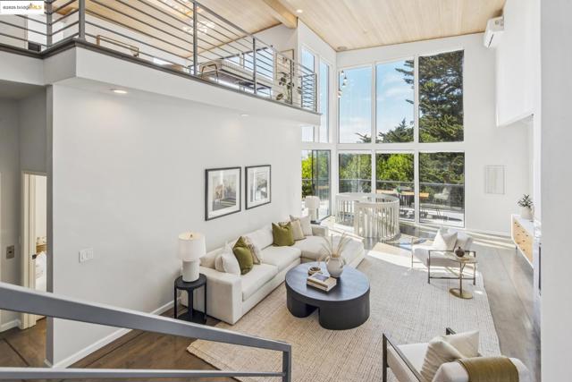 2861 Chelsea Drive, Oakland CA: https://media.crmls.org/mediaz/df4c4ebe-ad69-42f4-864e-a3f2d3672d7f.jpg