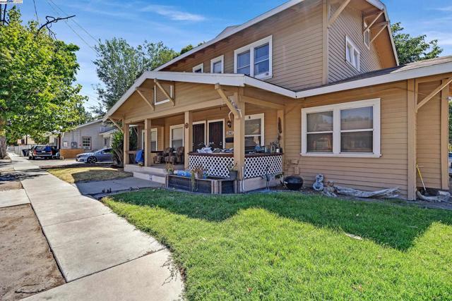 1241 Parker Ave, Tracy CA: https://media.crmls.org/mediaz/df4db37c-3b3b-4bea-b6aa-877212e310d8.jpg