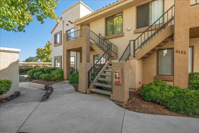 8488 New Salem St #69, San Diego CA: https://media.crmls.org/mediaz/df4efc58-886a-45d4-934e-be4e443921c5.jpg
