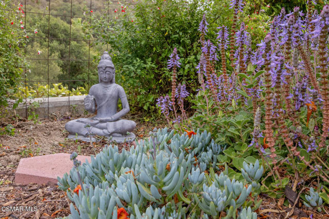 464 W Avenida De Las Flores, Thousand Oaks CA: https://media.crmls.org/mediaz/df4fb341-94ce-40aa-be8b-e6024f162cce.jpg