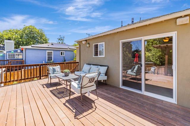 2534 Howard Avenue, San Carlos CA: https://media.crmls.org/mediaz/df51267d-c7d6-4fb6-b23e-4195fb5688c3.jpg