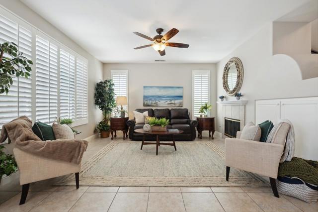 11353 Creekstone Ln, San Diego CA: https://media.crmls.org/mediaz/df5126b1-d225-452b-8250-a86dc6c990f3.jpg