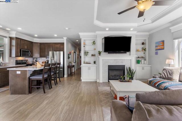 3015 E Bayshore Road #423, Redwood City CA: https://media.crmls.org/mediaz/df523a13-9c4a-49e5-b8c8-c0f6f8e2de8b.jpg
