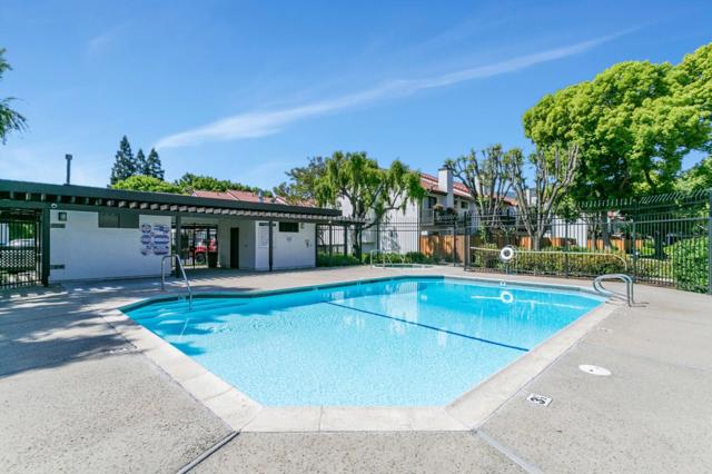 771 Williamsburg Way, Gilroy CA: https://media.crmls.org/mediaz/df525617-8a3e-437a-9e45-8d5f845bc92e.jpg