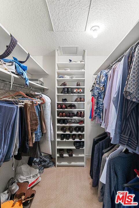 https://media.crmls.org/mediaz/df526c80-7d77-48a3-ac27-6d64f29918f5.jpg?preset=X-Large