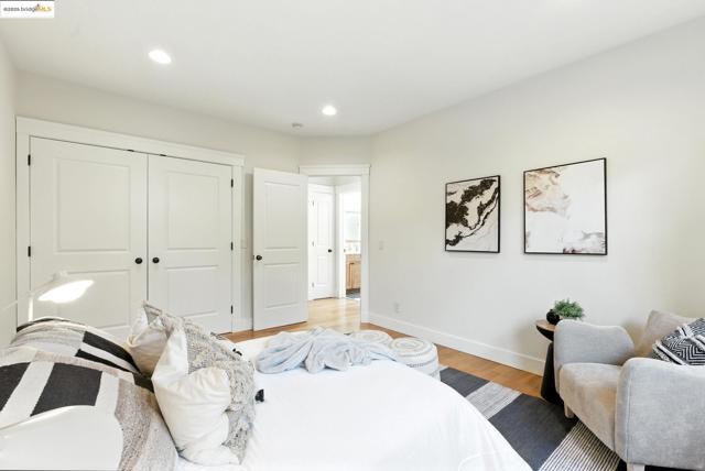 1020 Channing Ave, Palo Alto CA: https://media.crmls.org/mediaz/df5272fd-7498-4cc1-9796-54473448a41b.jpg