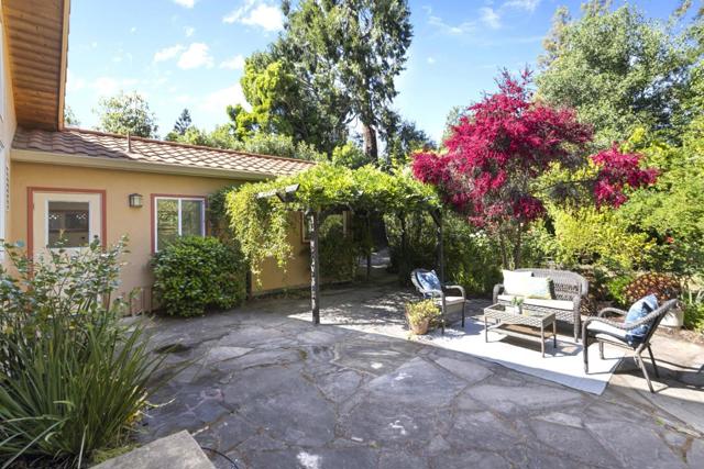 620 Olive Street, Menlo Park CA: https://media.crmls.org/mediaz/df529f18-36cf-4ab7-9e11-3d63f66243b5.jpg