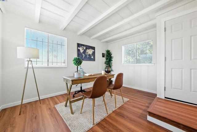 2539 Grande Vista Ave, Oakland CA: https://media.crmls.org/mediaz/df52b18a-e112-4ea9-b2e4-d41c32bc97cb.jpg