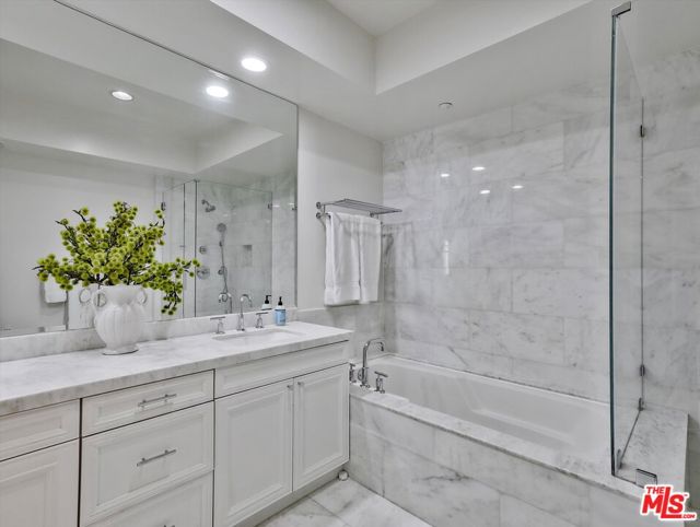 320 S Willaman Drive, Los Angeles CA: https://media.crmls.org/mediaz/df52b6a2-21b1-4bb2-b5b9-1ae2c209a56e.jpg
