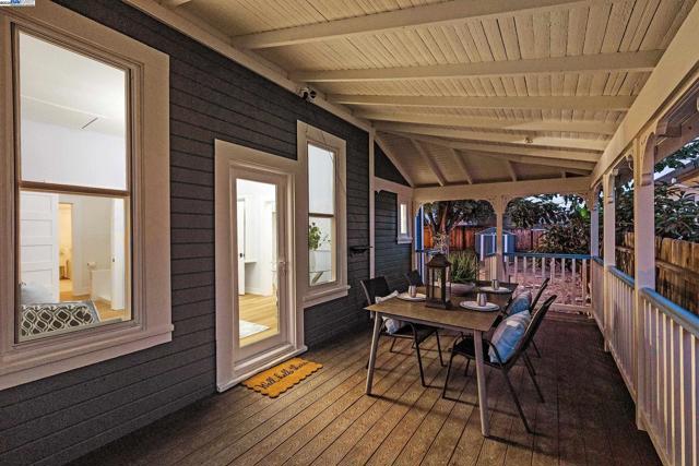 624 N 17Th St, San Jose CA: https://media.crmls.org/mediaz/df52dc72-3a8d-4fce-8cdc-6fa13ead24da.jpg