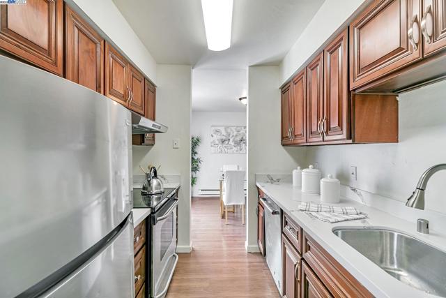 38627 Cherry Ln, Fremont CA: https://media.crmls.org/mediaz/df52e2f9-1dd3-4935-8899-7da05bbb4912.jpg