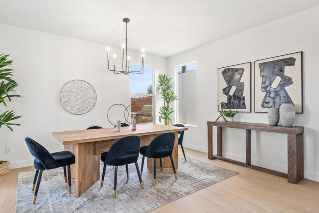 4315 Vantage Lane, Palm Springs CA: https://media.crmls.org/mediaz/df5391e7-e4a8-4237-adc0-3c5c44c61219.jpg