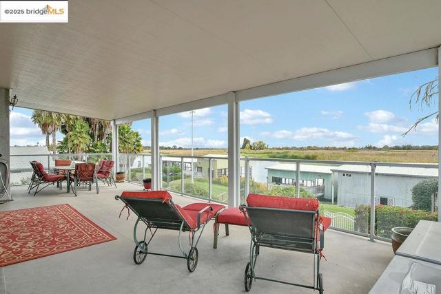 3824 Stone Rd, Bethel Island CA: https://media.crmls.org/mediaz/df53b04f-d2a8-428a-8bd8-4e3fc245f56c.jpg