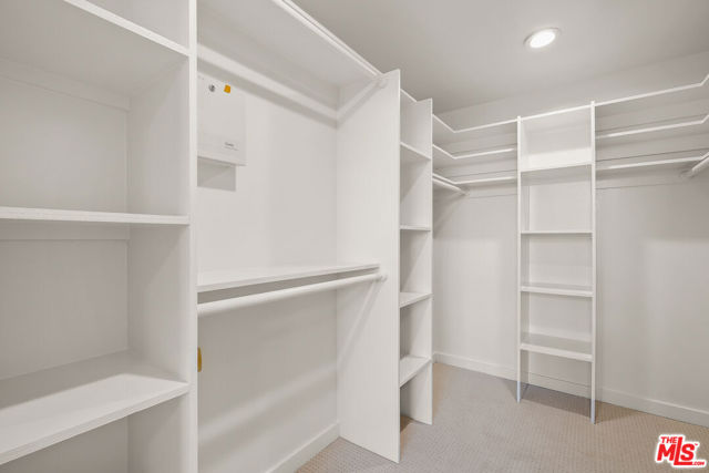401 N Serrano Avenue, Los Angeles CA: https://media.crmls.org/mediaz/df546481-f1b5-4fde-89c5-8017c0f1e188.jpg