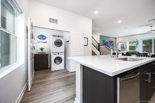 10402 Harlow Cir, San Diego CA: https://media.crmls.org/mediaz/df54ca5d-8aa3-4d6b-ab76-8454eb70c601.jpg