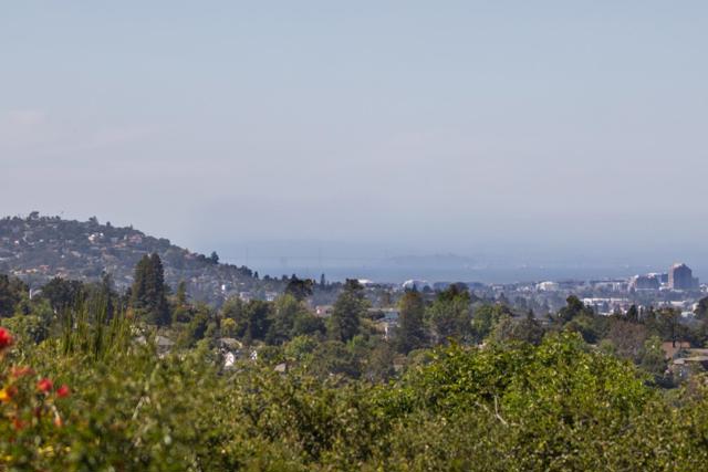 170 Hardwick Road, Woodside CA: https://media.crmls.org/mediaz/df54d3a7-3189-4b20-8573-50b0b93370b8.jpg